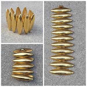 Vtg 1980s Monet Signed Gold Tone Chunky Bracelet